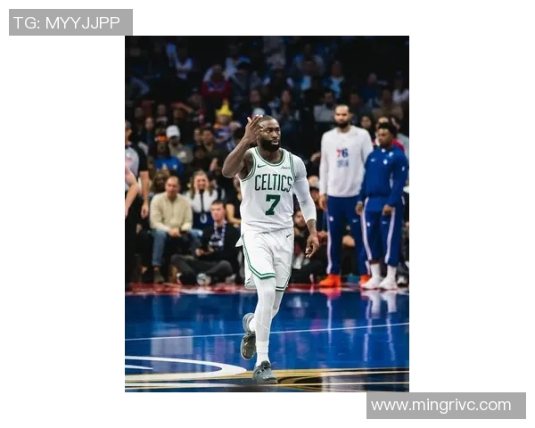 支撑！杰伦-布朗三节19中11爆砍34分4助 三分8中5