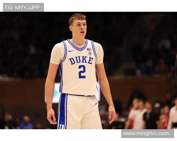 库珀-弗拉格首节闪耀，高效贡献14分2板2助