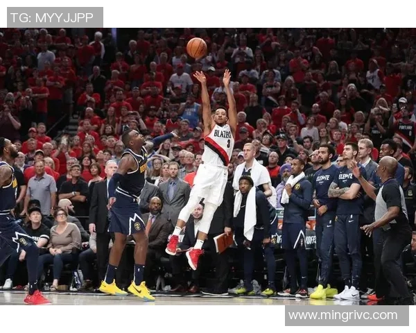 NBA G联赛:伯尔登17+7勇士客场大胜蓝队 巴锡14+15+3帽麦克米兰准三双 NBA G联赛:伯尔登17+7勇士客场大胜蓝队 巴锡14+15+3帽麦克米兰准三双